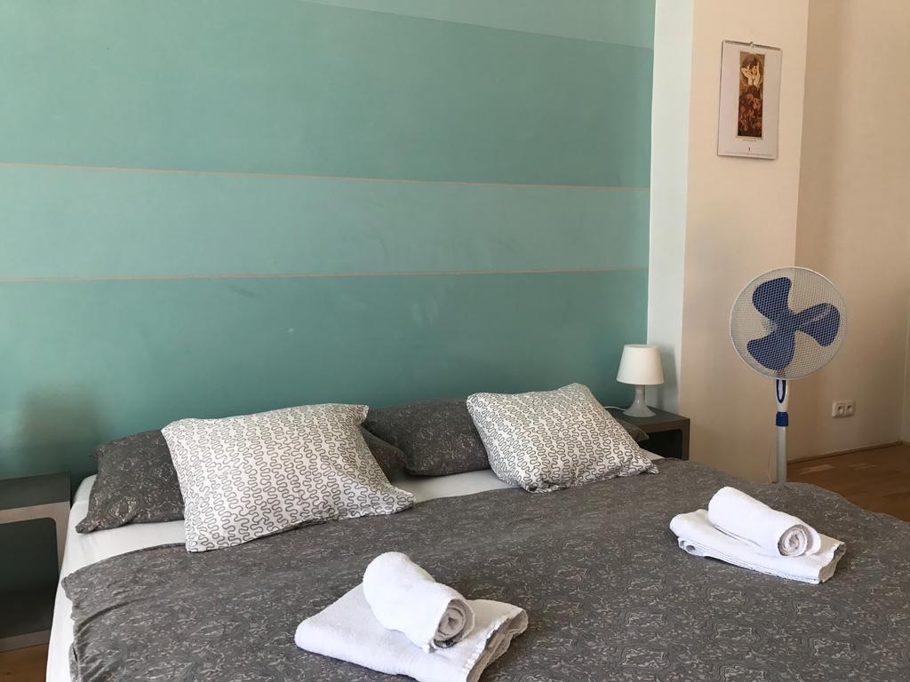 Apartman Jungmannova Hotel Praag Buitenkant foto